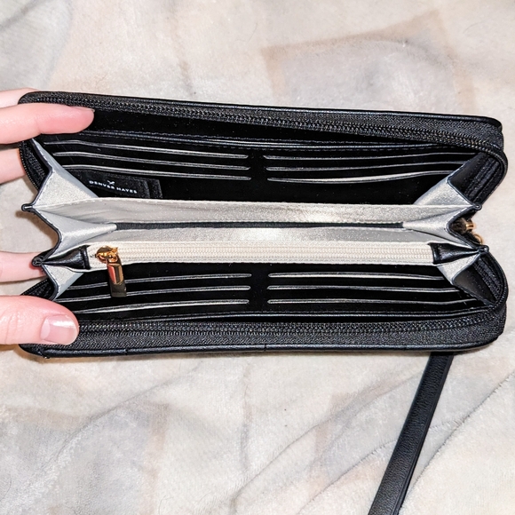 Denver Hayes Black Wallet/Wristlet Clutch - Picture 3 of 4